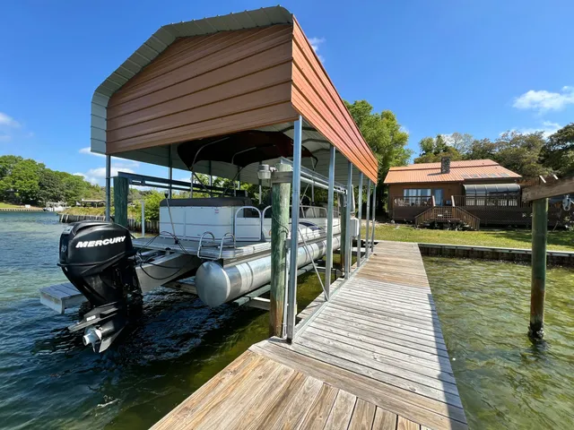 $899,700 | 606 Pelham Road, Fort Walton Beach, FL 32547