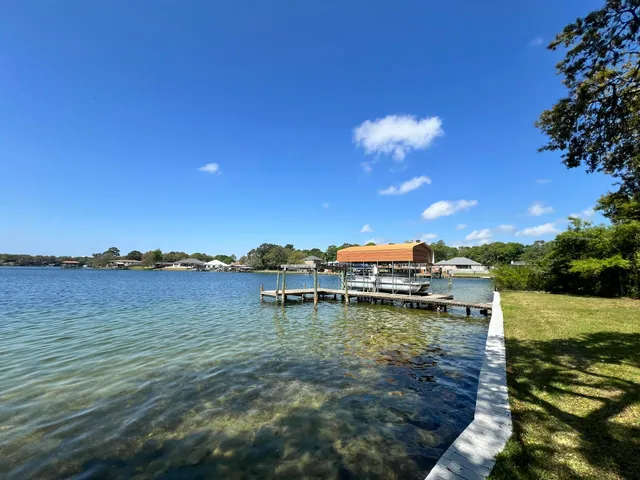 $899,700 | 606 Pelham Road, Fort Walton Beach, FL 32547