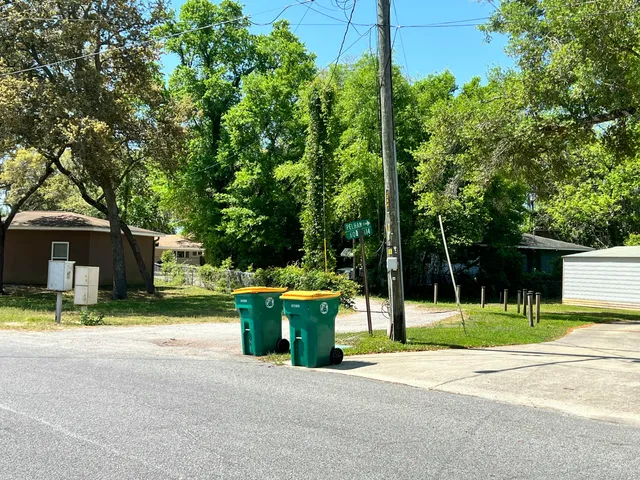 $899,700 | 606 Pelham Road, Fort Walton Beach, FL 32547