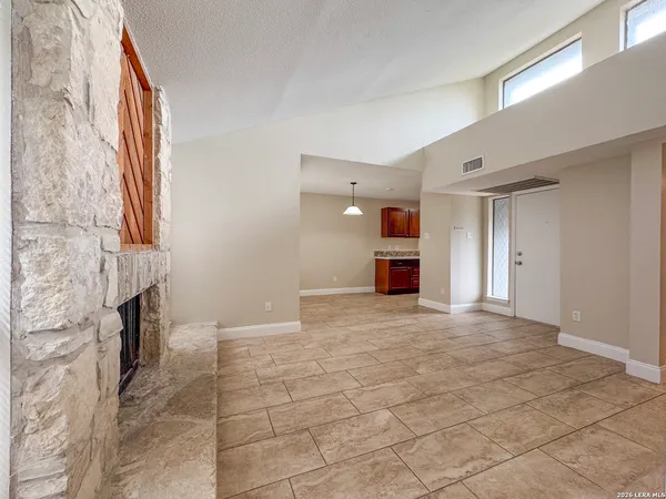 $950 | 3843 Barrington Street, Unit 215D, San Antonio, TX 78217
