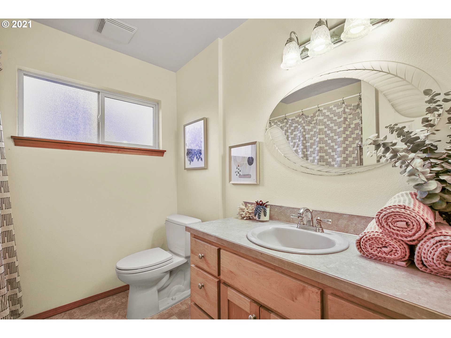 1304 Southwest Freeman Street Portland, OR 97219 - Photo 14 of 32 Gallery Image 14