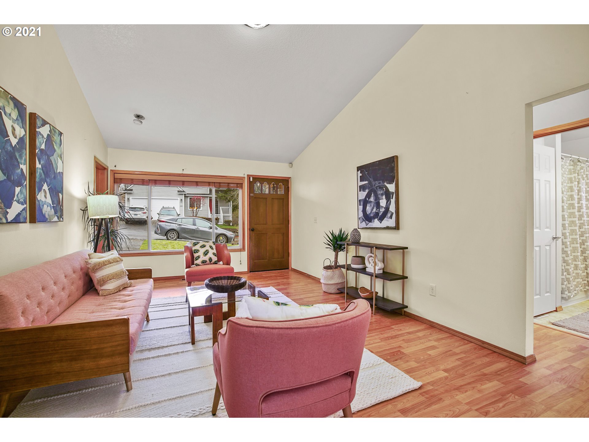 1304 Southwest Freeman Street Portland, OR 97219 - Photo 4 of 32 Gallery Image 4