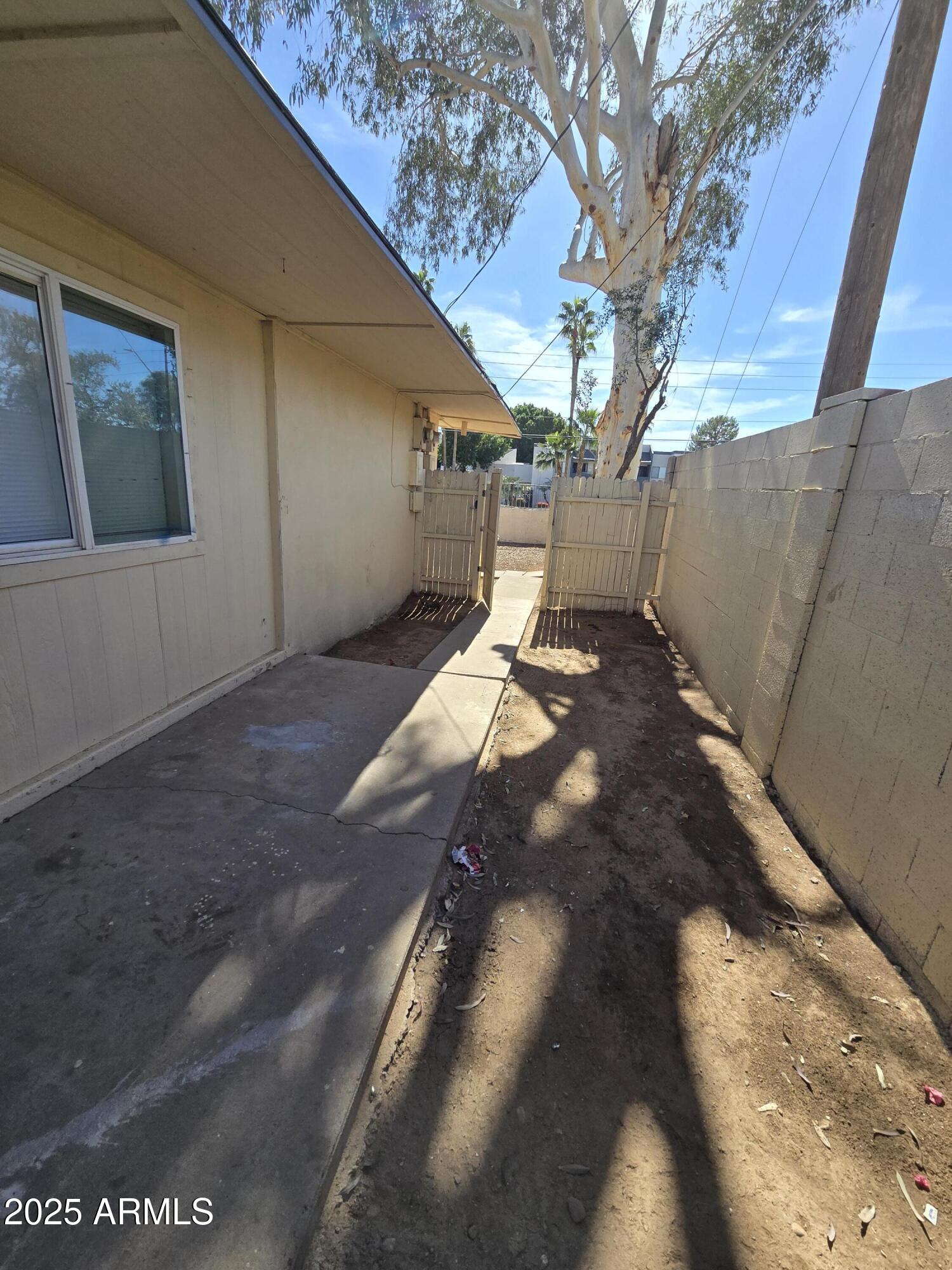 2038 West Cactus Road Phoenix, AZ 85029 - Photo 32 of 35 20250208_124158