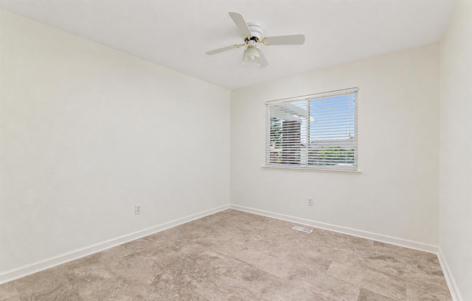 8 Mirango Court Clayton, CA 94517 - Photo 19 of 35
