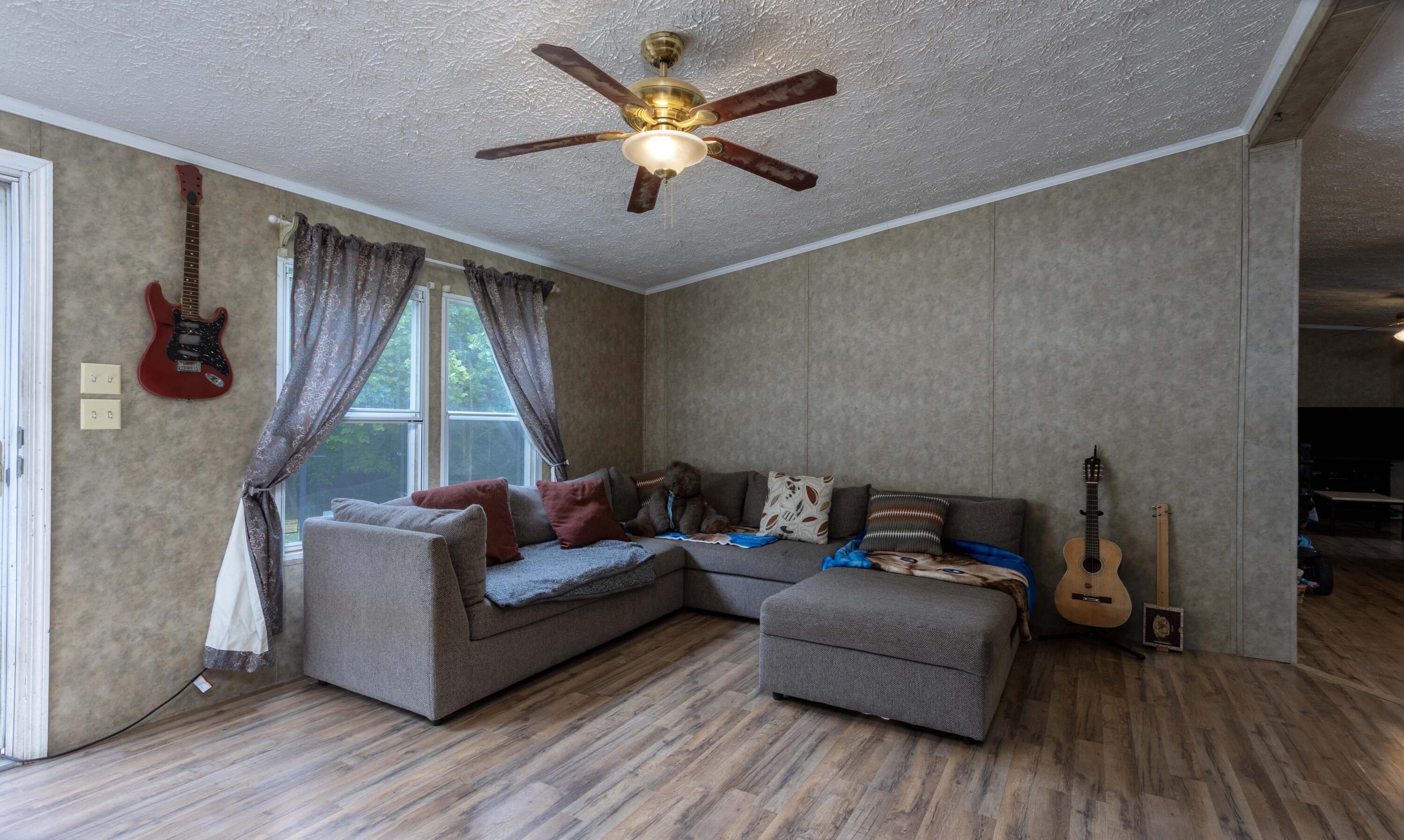 292 Myers Road Pikeville, TN 37367 - Photo 5 of 44 005
