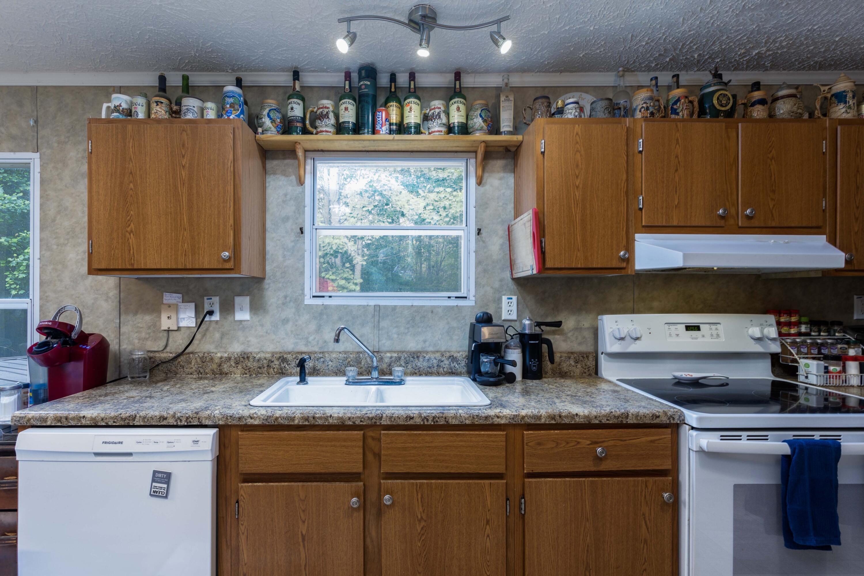 292 Myers Road Pikeville, TN 37367 - Photo 8 of 44 008
