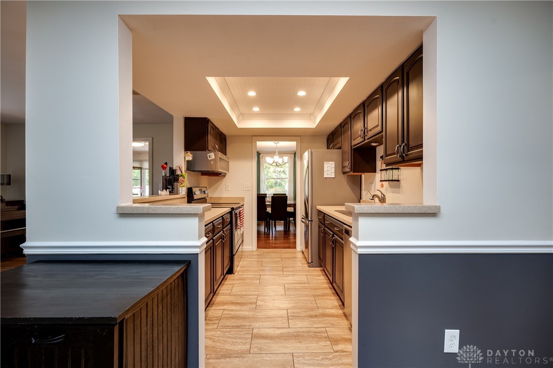 1565 Ambridge Road Dayton, OH 45459 - Photo 13 of 49 Gallery Image 13