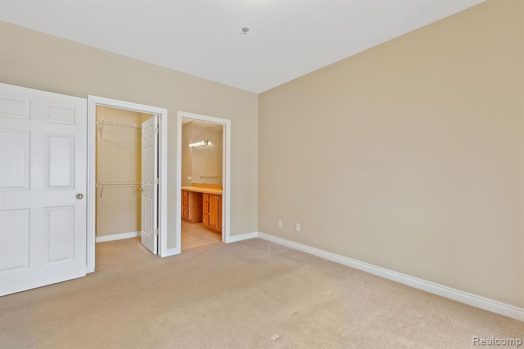 45493 North Stonewood Road Canton, MI 48187 - Photo 16 of 27