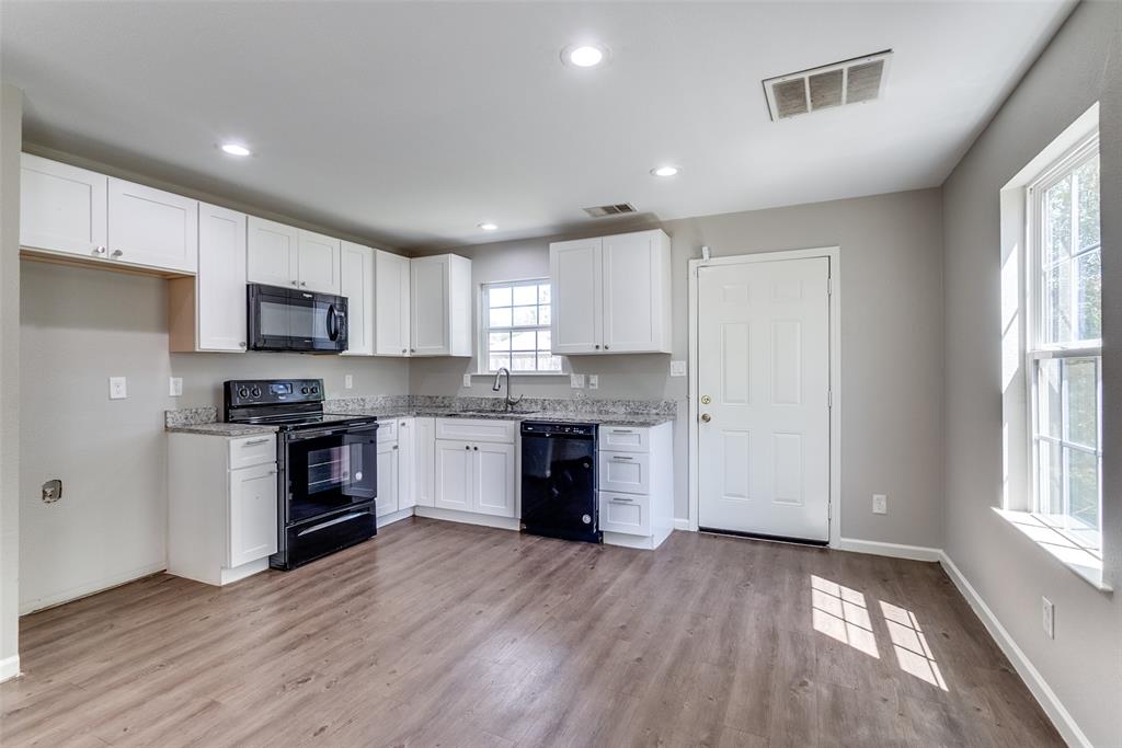 1306 Foley Street Dallas, TX 75223 - Photo 8 of 24