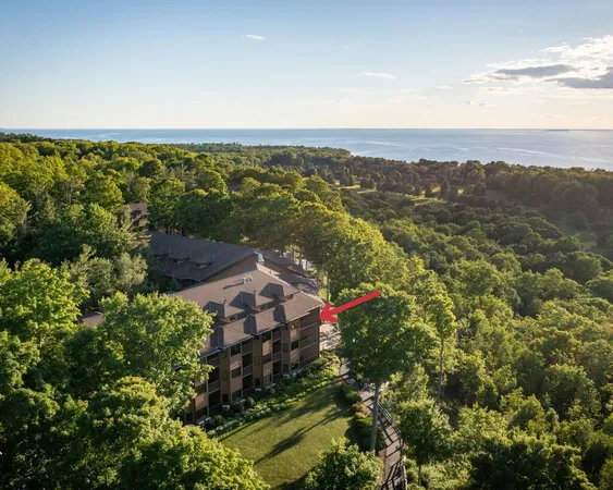 $235,000 | 4908 Landmark Circle, Unit 1317, Egg Harbor, WI 54209