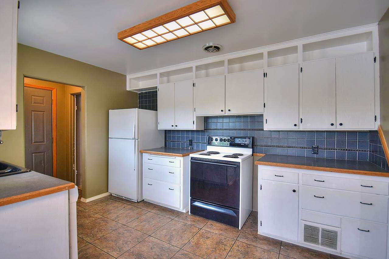 715 South Bowdish Road Spokane Valley, WA 99206 - Photo 8 of 20