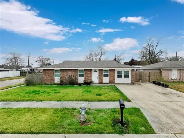 $229,000 | 2801 Virginia Lee Drive, Marrero, LA 70072