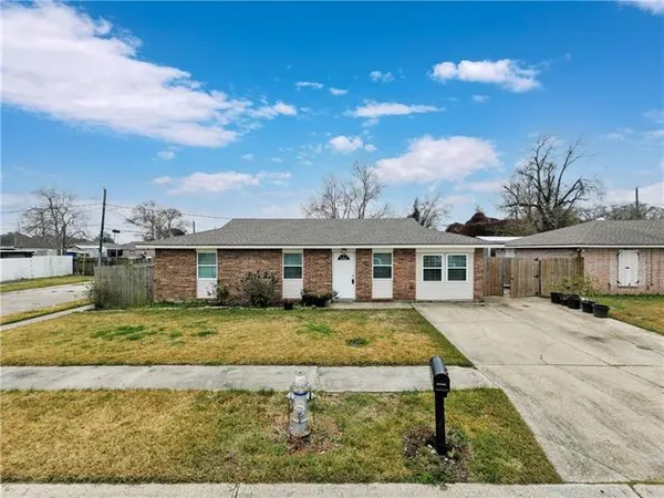 $219,000 | 2801 Virginia Lee Drive, Marrero, LA 70072