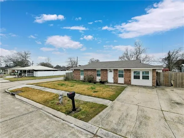 $219,000 | 2801 Virginia Lee Drive, Marrero, LA 70072