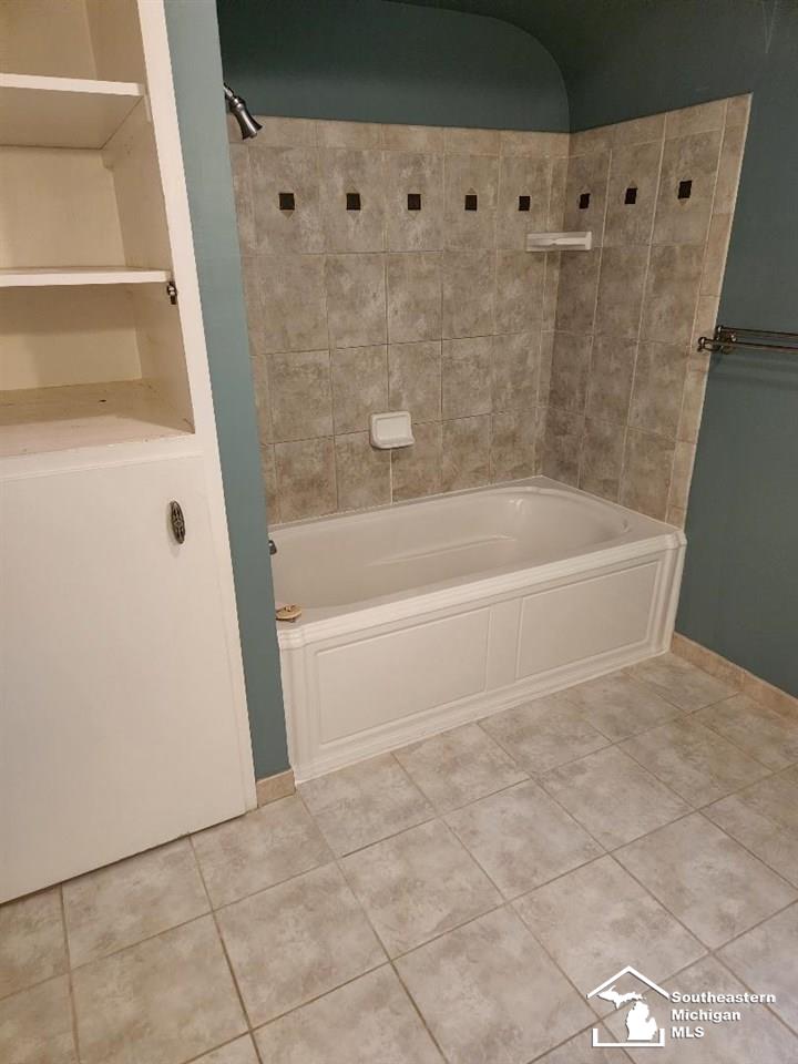 855 East Hurd Road Monroe, MI 48162 - Photo 14 of 19