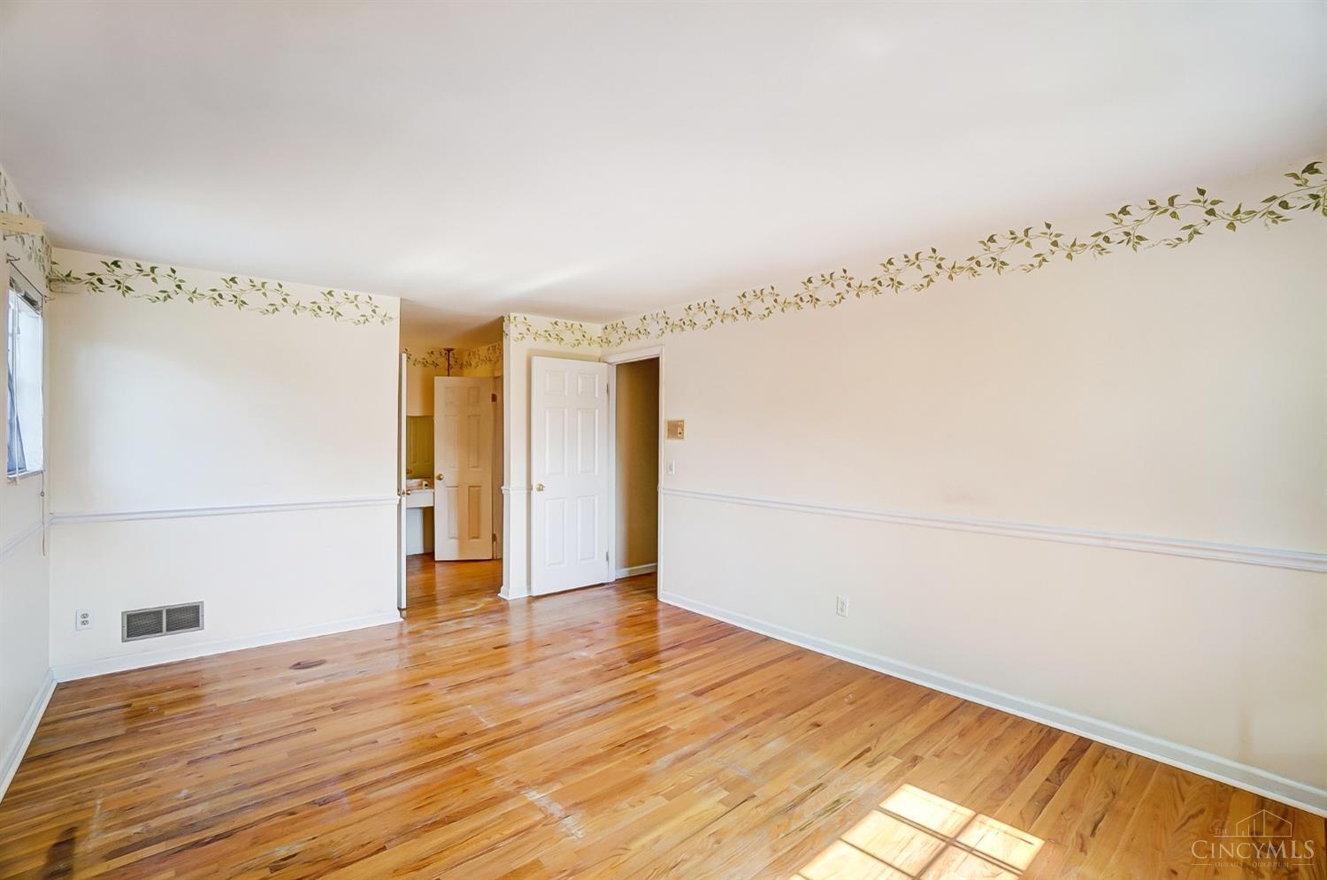 4308 Turf Lane Cincinnati, OH 45211 - Photo 21 of 46