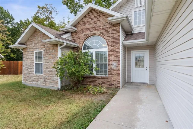 $286,000 | 300 Searsport Drive, Columbia, MO 65201