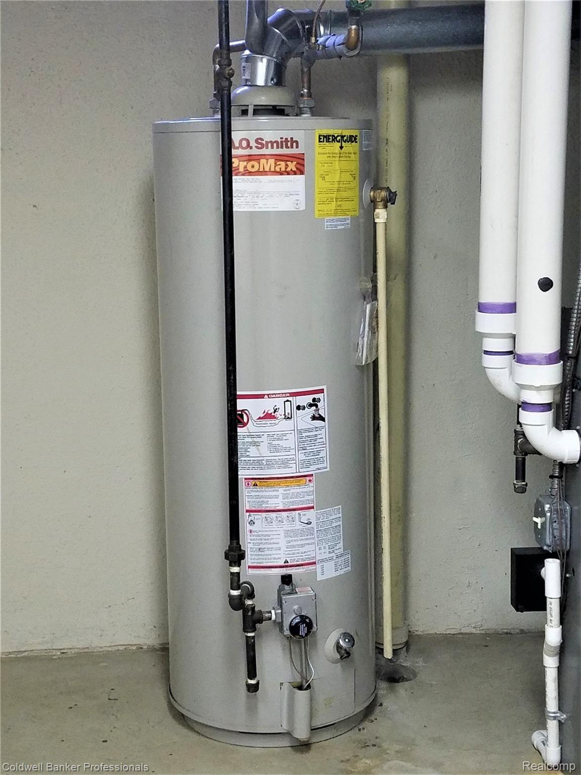 1862 Ludgate Lane Rochester, MI 48309 - Photo 49 of 54 1862_Ludgate_Hot water heater