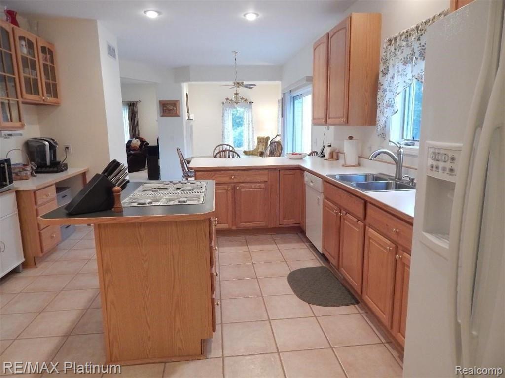 2434 Sundance Ridge Howell, MI 48843 - Photo 19 of 24 115.jpg