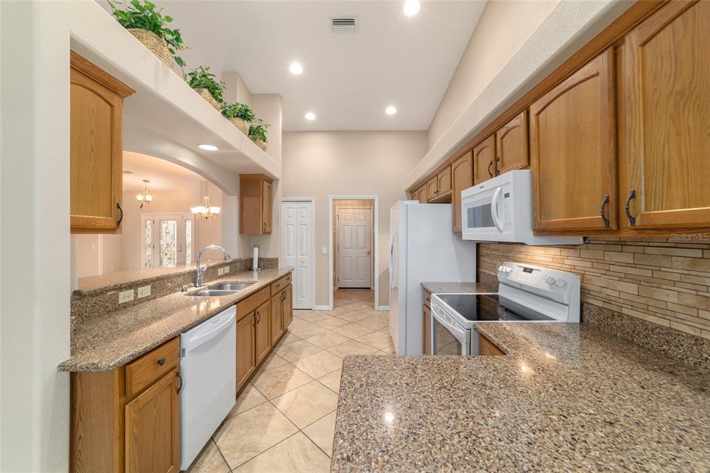 16369 Southwest 14th Avenue Road Ocala, FL 34473 - Photo 13 of 54