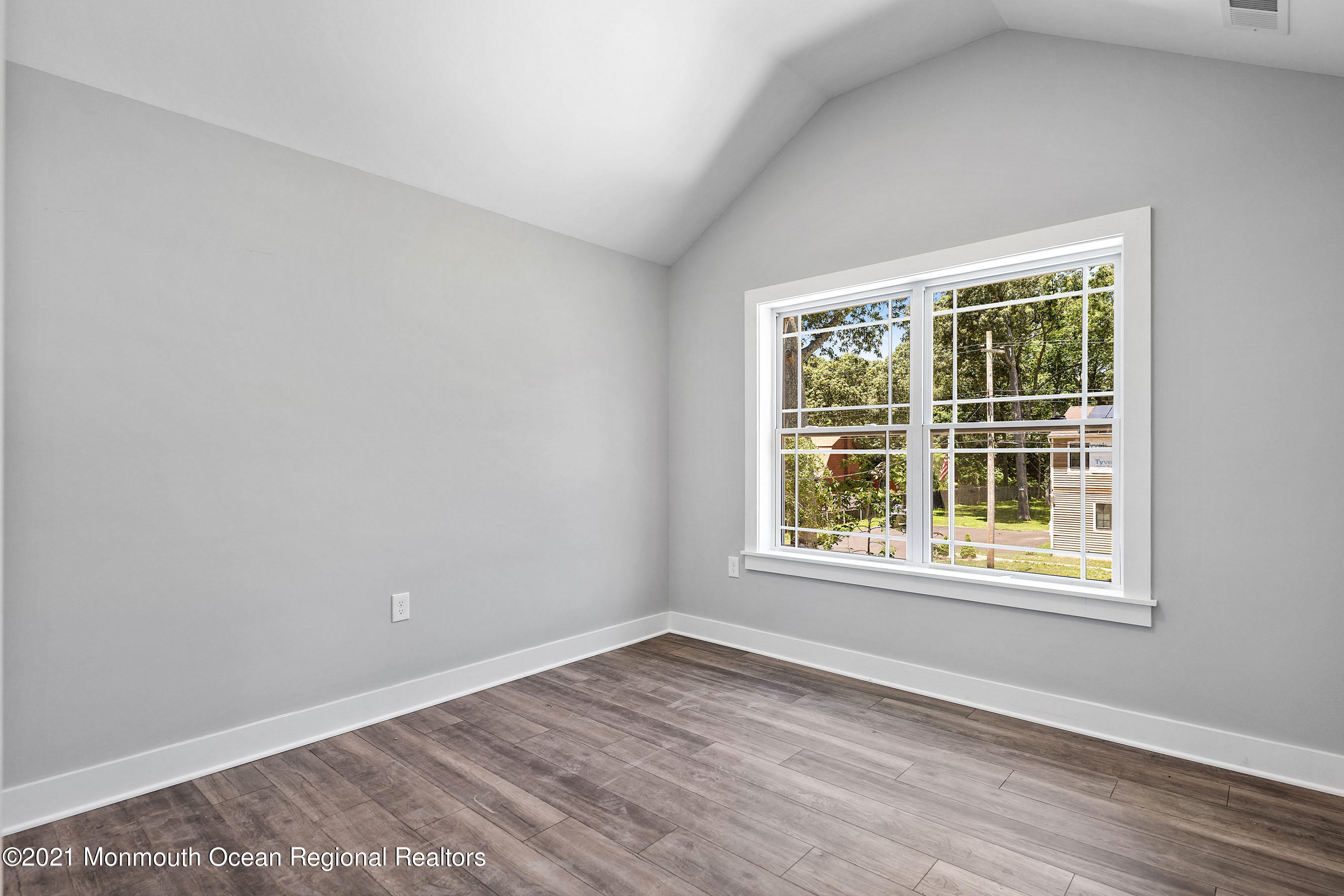 308 Riverside Drive Bayville, NJ 08721 - Photo 26 of 35 an empty room with a window