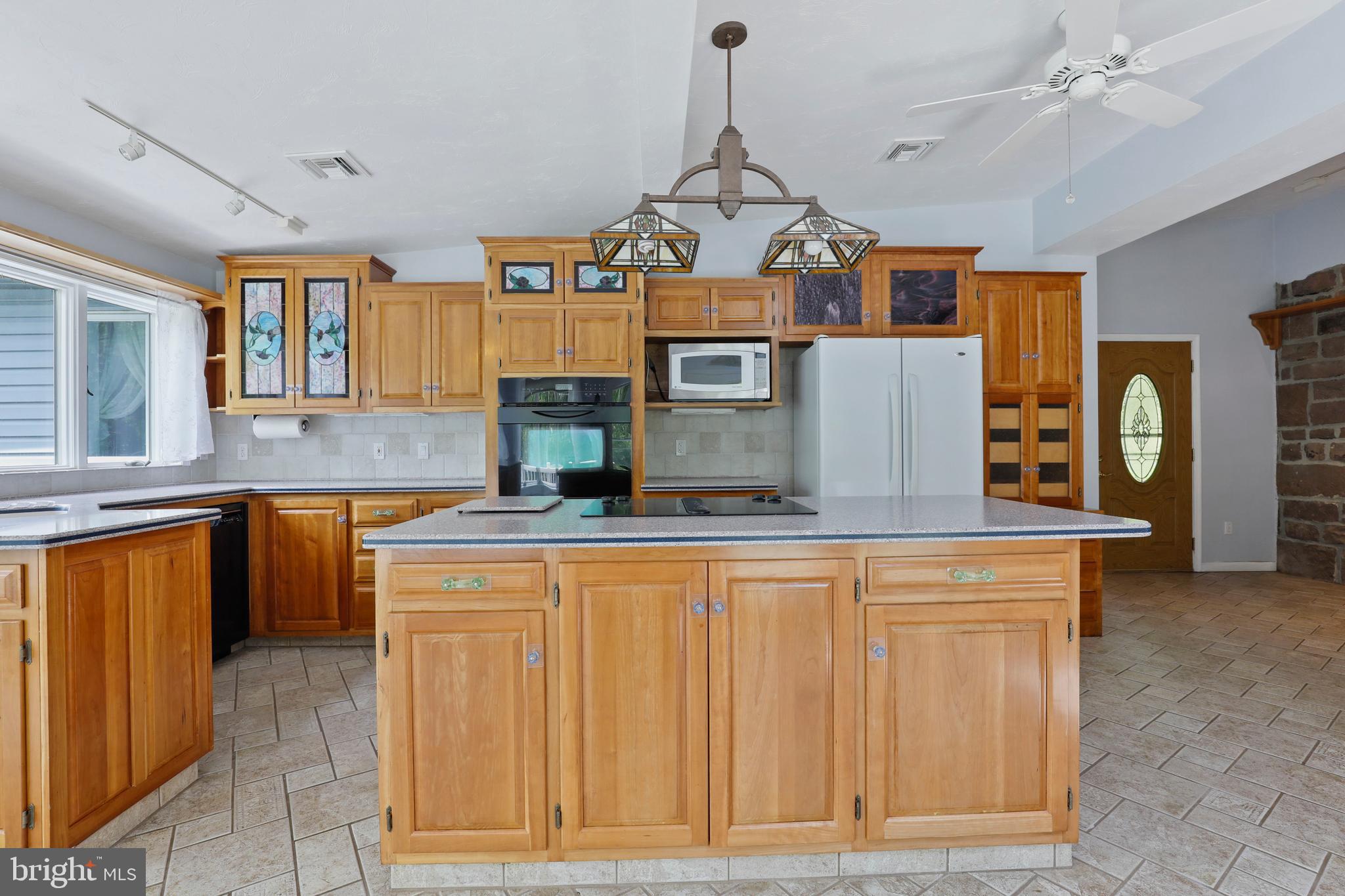 6525 Crone Road Dover, PA 17315 - Photo 6 of 40