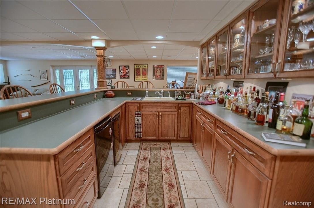 534 Newton Road Brighton, MI 48114 - Photo 19 of 42 WET BAR VIEW 2