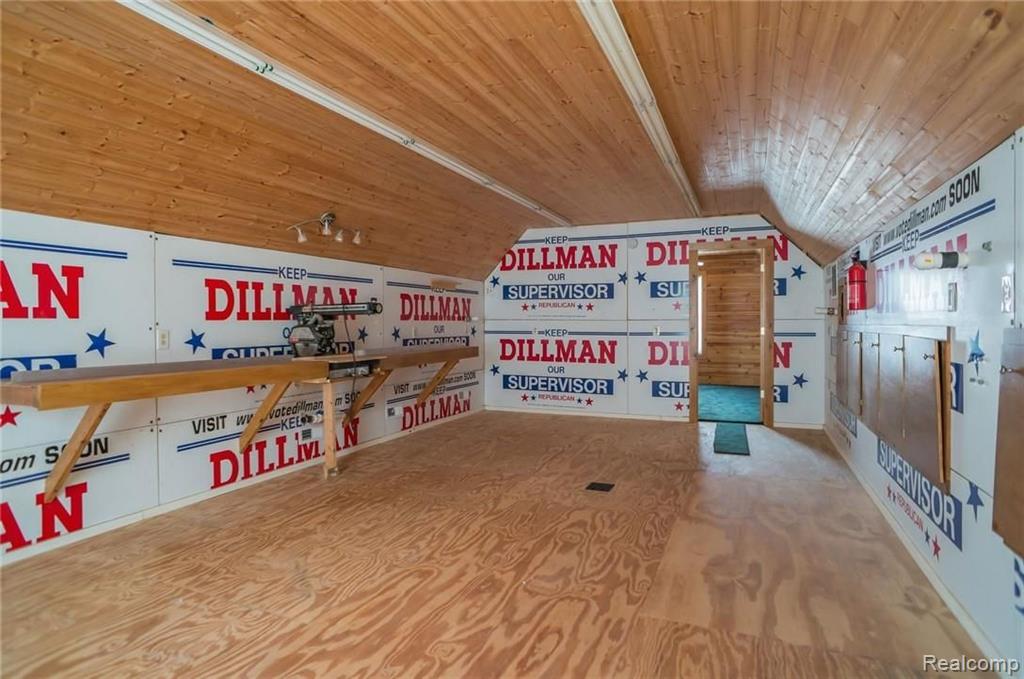 11104 Mcgregor Road Pinckney, MI 48169 - Photo 36 of 42
