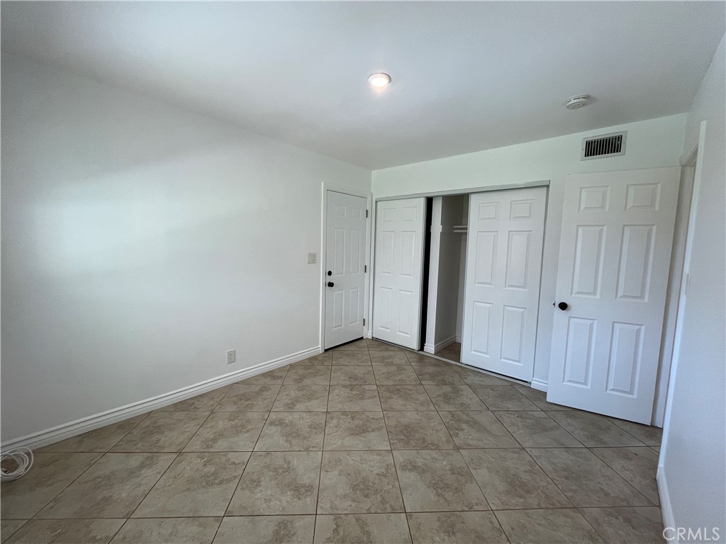 2476 Pierce Court Simi Valley, CA 93065 - Photo 5 of 18 a view of an empty room and entryway
