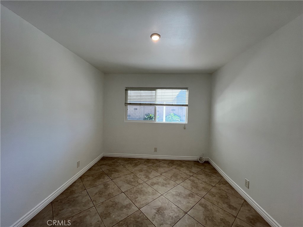 2476 Pierce Court Simi Valley, CA 93065 - Photo 6 of 18 an empty room with a window