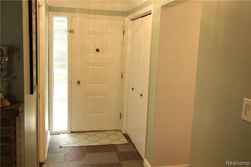 2970 Hillendale Drive Rochester Hills, MI 48309 - Photo 9 of 36