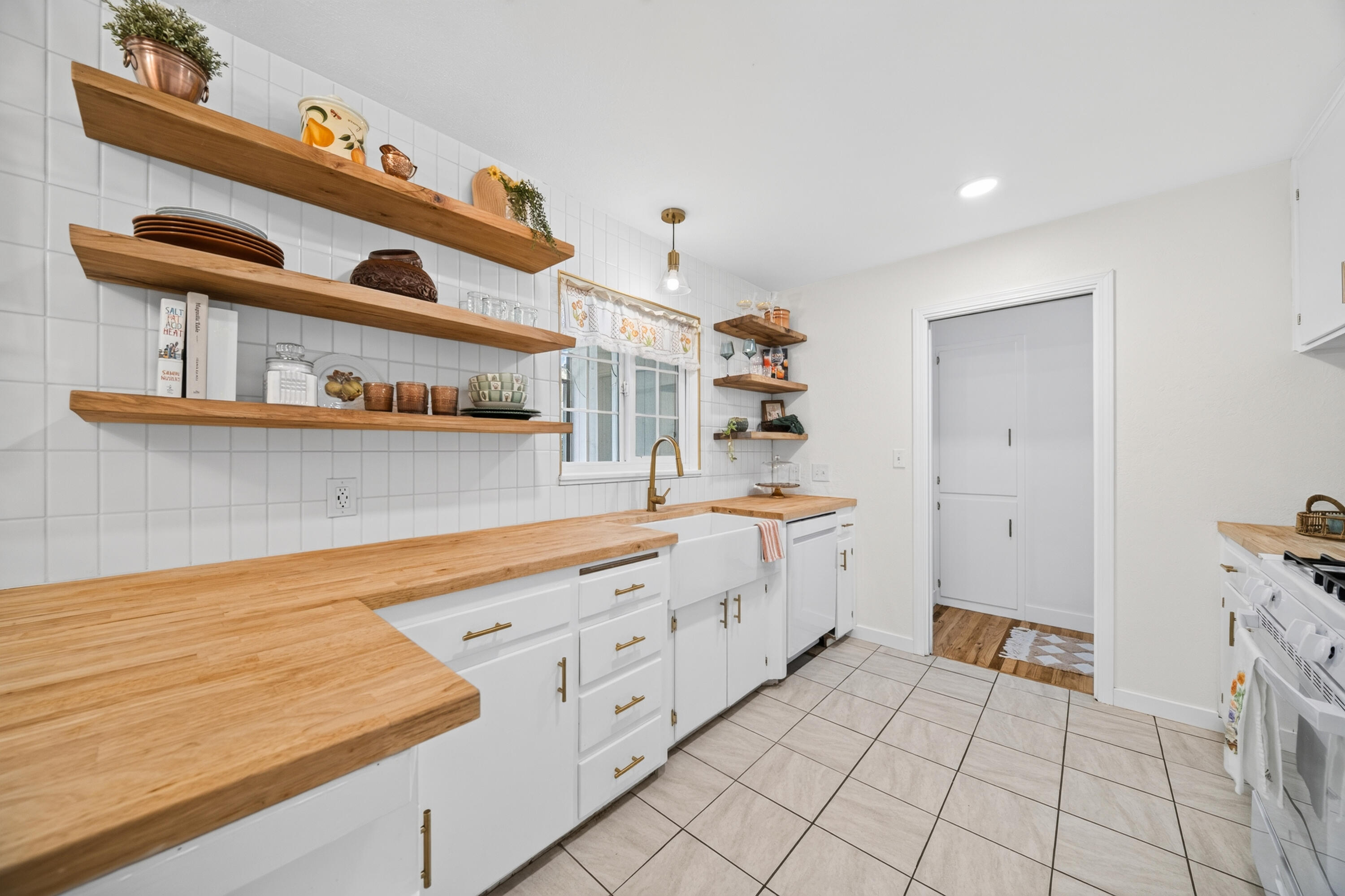 3061 Marmac Road Anderson, CA 96007 - Photo 11 of 45 Kitchen