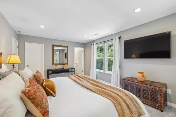 $1,825,000 | 4880 Warm Springs Road, Glen Ellen, CA 95442