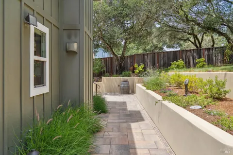 $1,825,000 | 4880 Warm Springs Road, Glen Ellen, CA 95442