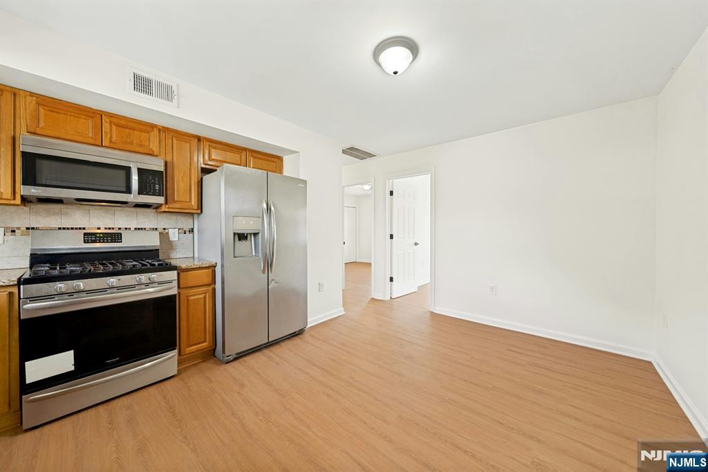 726 Saddle River Road Saddle Brook, NJ 07663 - Photo 14 of 32