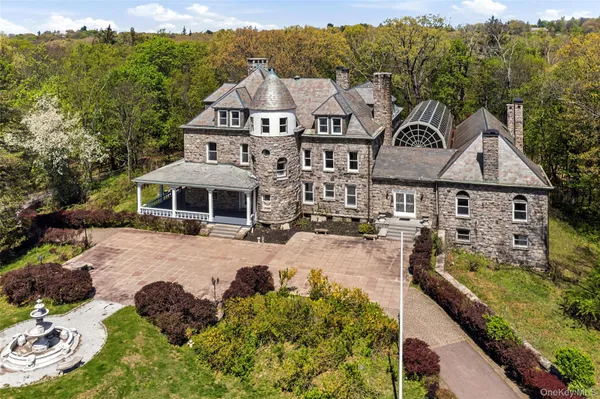 $1,995,000 | 139 Scarborough Road, Briarcliff Manor, NY 10510