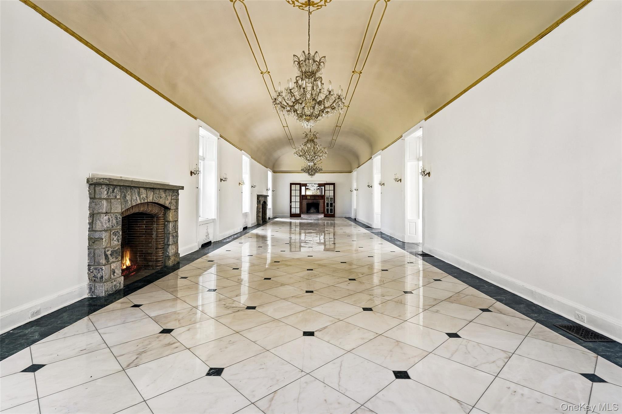 139 Scarborough Road Briarcliff Manor, NY 10510 - Photo 16 of 39