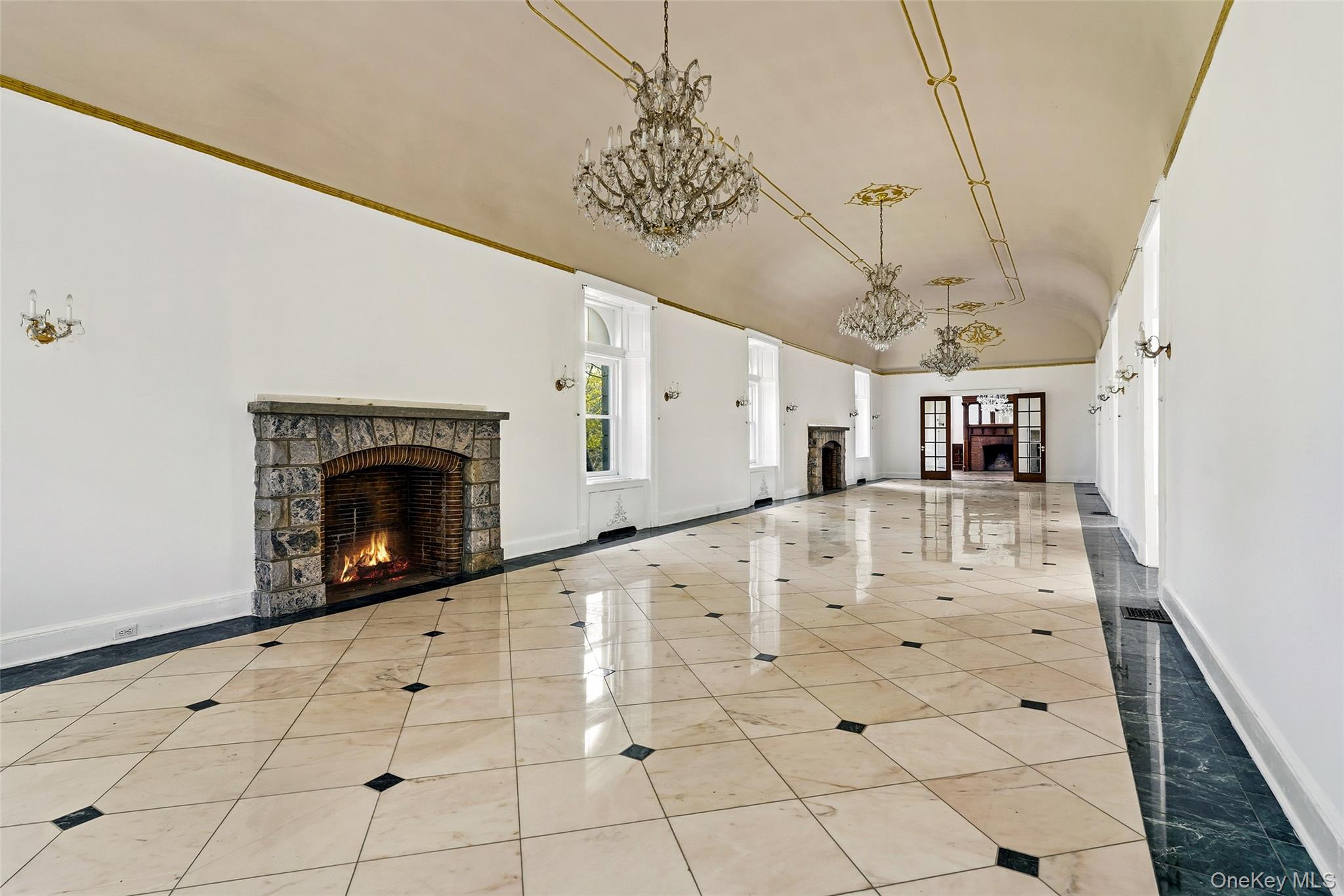 139 Scarborough Road Briarcliff Manor, NY 10510 - Photo 17 of 39