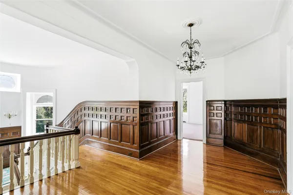 $1,995,000 | 139 Scarborough Road, Briarcliff Manor, NY 10510