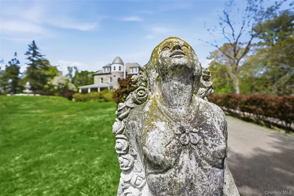 $1,995,000 | 139 Scarborough Road, Briarcliff Manor, NY 10510