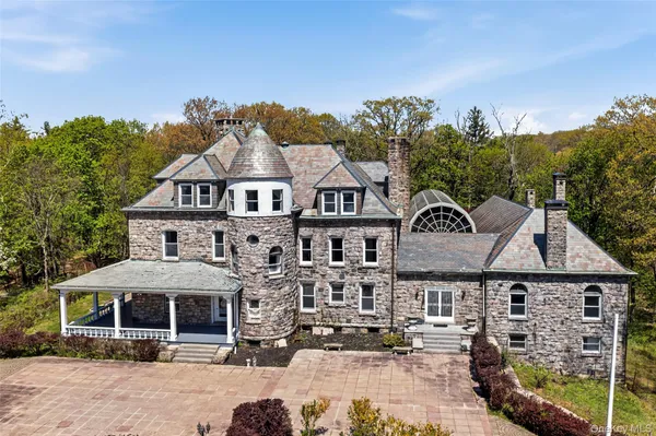 $1,995,000 | 139 Scarborough Road, Briarcliff Manor, NY 10510