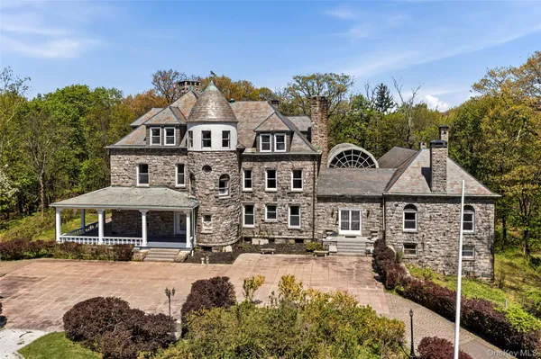 $1,995,000 | 139 Scarborough Road, Briarcliff Manor, NY 10510