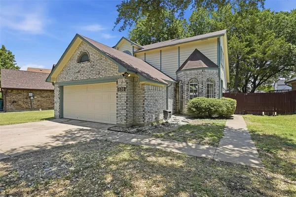$350,000 | 1530 Allen Drive, Cedar Hill, TX 75104