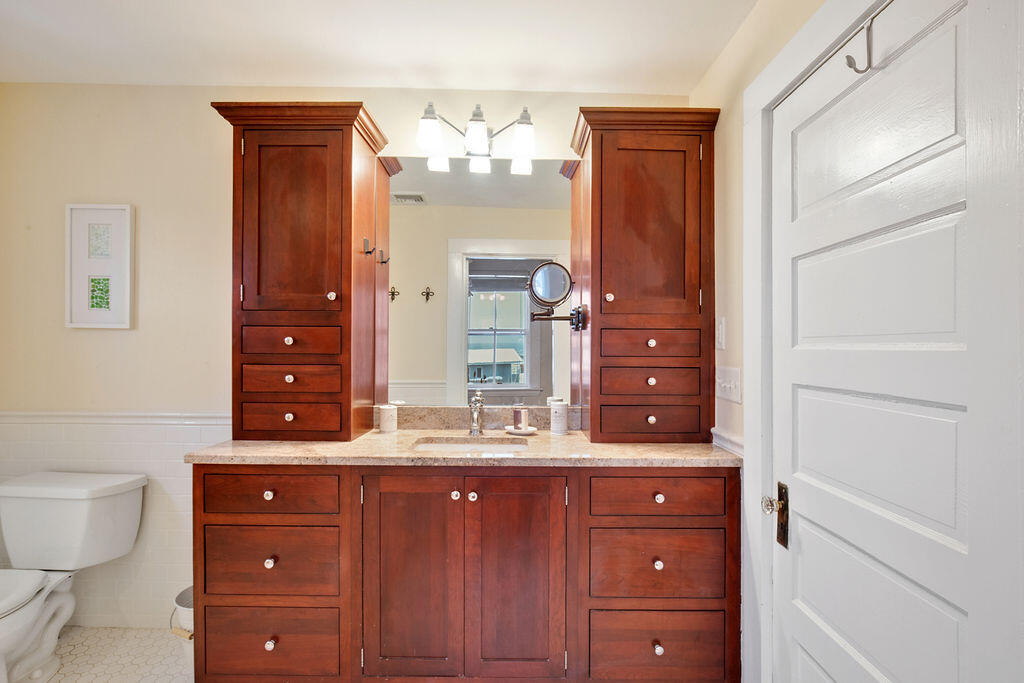 25 Shore Road, Unit A Ogunquit, ME 03907 - Photo 37 of 41 marathonrealty_24ashorerdogunquit_rs-030