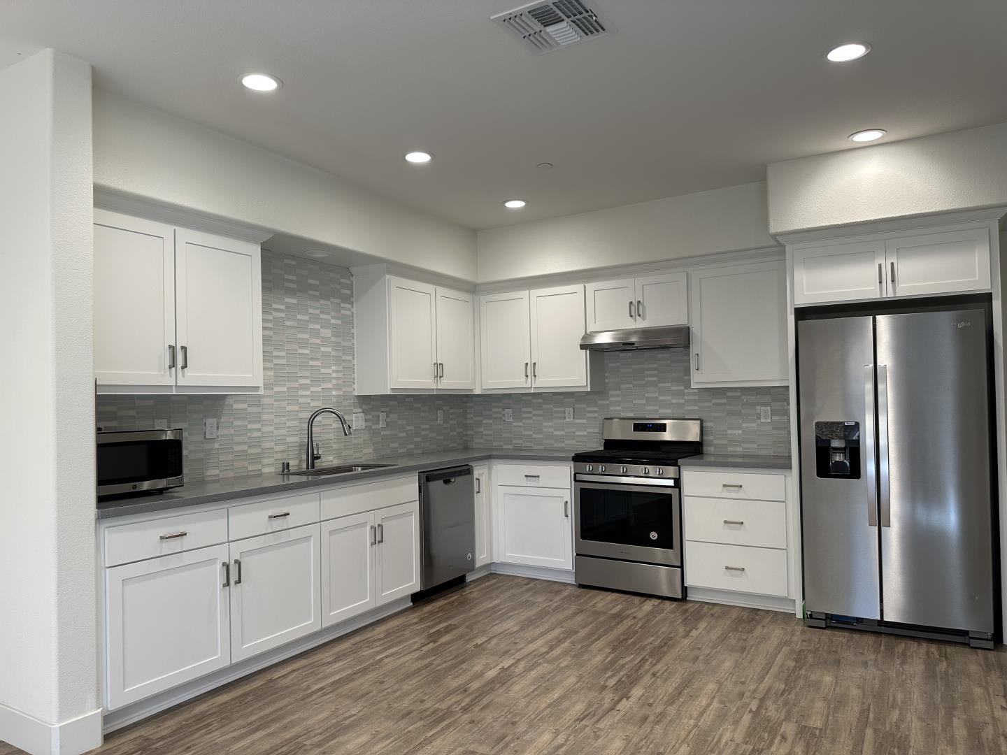 37649 Cape Cod Road Newark, CA 94560 - Photo 2 of 22