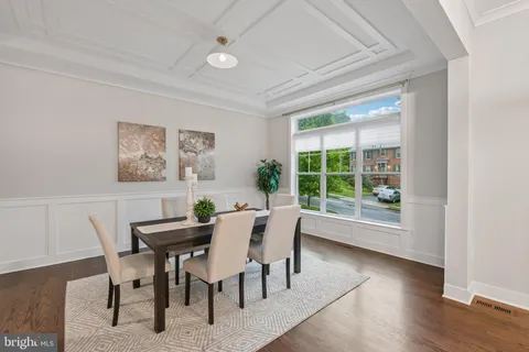 $2,400,000 | 2336 North Oak Street, Falls Church, VA 22046