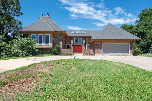 $215,000 | 20 Century Parkway, Neodesha, KS 66757