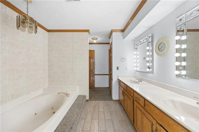 $240,000 | 20 Century Parkway, Neodesha, KS 66757