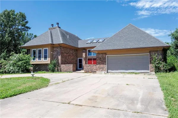 $215,000 | 20 Century Parkway, Neodesha, KS 66757