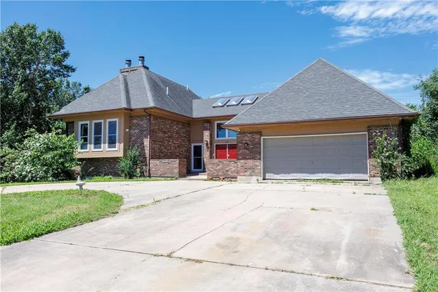 $240,000 | 20 Century Parkway, Neodesha, KS 66757